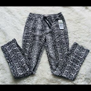 Fresh Print Of Bel- Air Snake Print High Rise Stretch Skinny Pants Women’s Sz M
